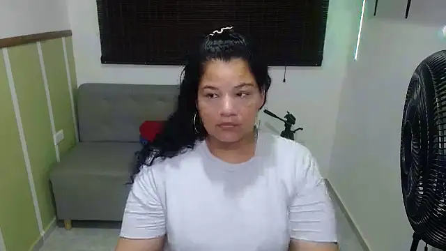 Snapshot of May_fk chatting on 11/20/25, 04:45 May fk online show from 11/20/25, 04:45