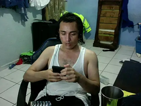 Snapshot of hornymkguyfun chatting on 05/31/26, 07:48 hornymkguyfun online show from 05/31/26, 07:48