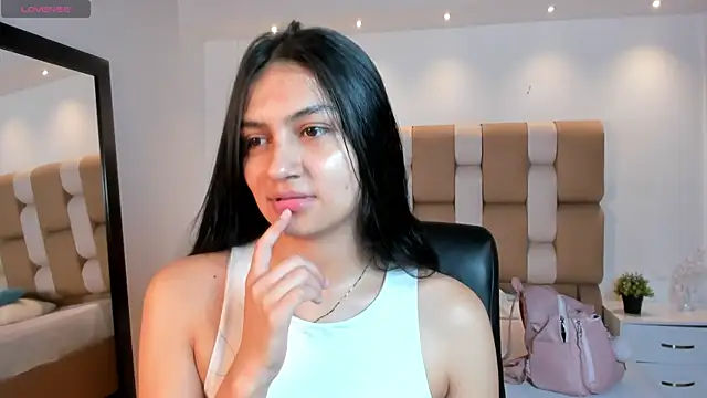 AidaJones online show from 12/17/25, 11:38