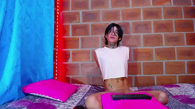 Snapshot of bellamy_094 chatting on 10/15/25, 10:10 bellamy 094 online show from 10/15/25, 10:10