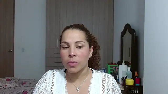 Yanis Ariel12 online show from 01/06/26, 09:18