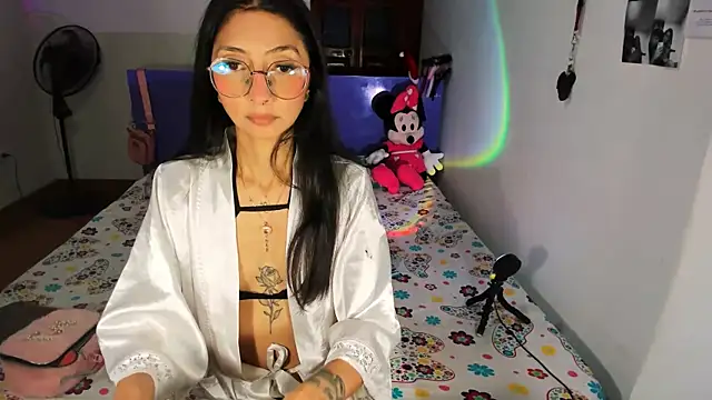 Anais lux online show from 06/08/26, 11:27