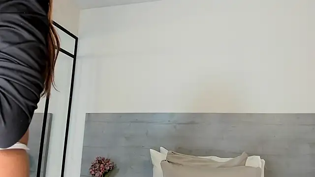 sunnyWhitee online show from 03/13/26, 07:09