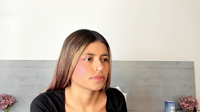 sunnyWhitee online show from 03/17/26, 07:17