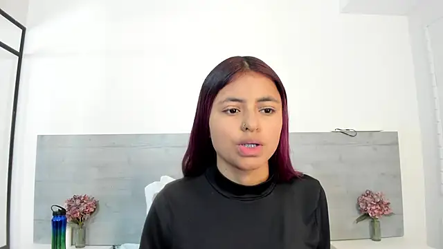 Snapshot of sunnyWhitee chatting on 06/01/26, 07:15 sunnyWhitee online show from 06/01/26, 07:15