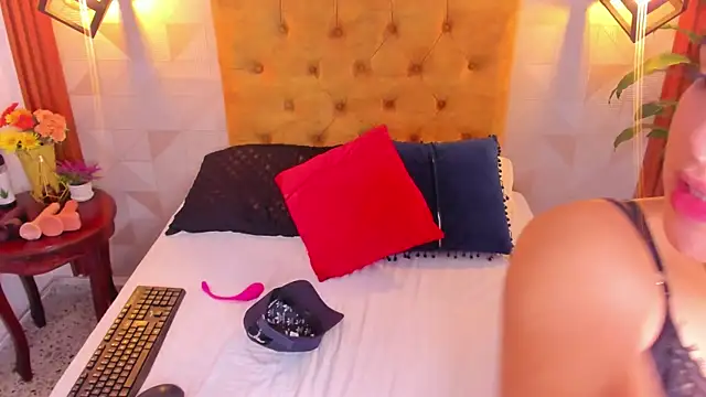 violet sweet19 online show from 04/14/26, 12:00