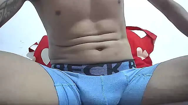 Snapshot of IsaXander743 chatting on 11/03/25, 09:16 IsaXander743 online show from 11/03/25, 09:16