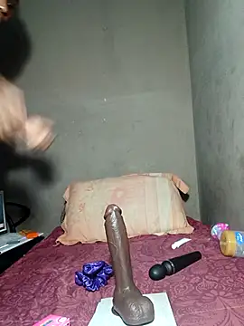 Snapshot of khetyvile chatting on 11/17/25, 08:14 khetyvile online show from 11/17/25, 08:14