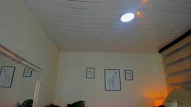 Snapshot of LusyKitty chatting on 09/10/25, 02:39 LusyKitty online show from 09/10/25, 02:39