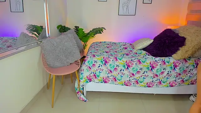 Snapshot of LusyKitty chatting on 09/15/25, 03:01 LusyKitty online show from 09/15/25, 03:01