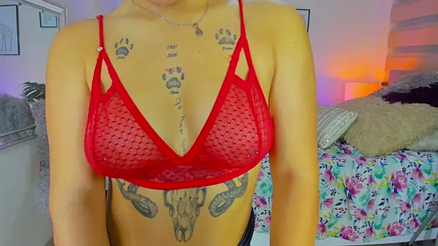 Snapshot of LusyKitty chatting on 09/16/25, 03:24 LusyKitty online show from 09/16/25, 03:24