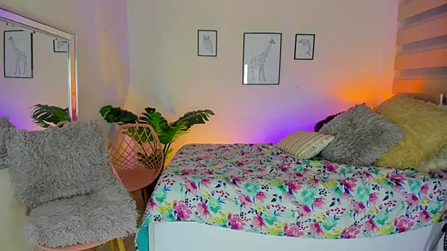 Snapshot of LusyKitty chatting on 09/17/25, 03:03 LusyKitty online show from 09/17/25, 03:03