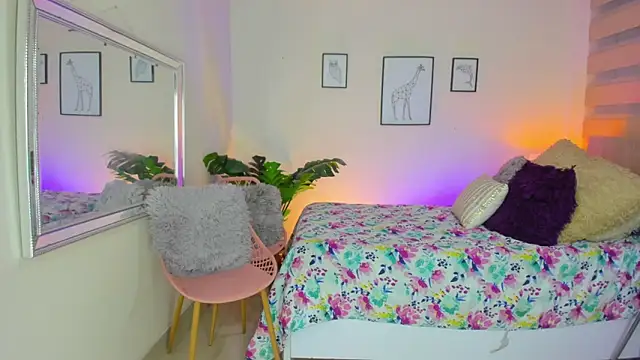 Snapshot of LusyKitty chatting on 09/18/25, 03:03 LusyKitty online show from 09/18/25, 03:03