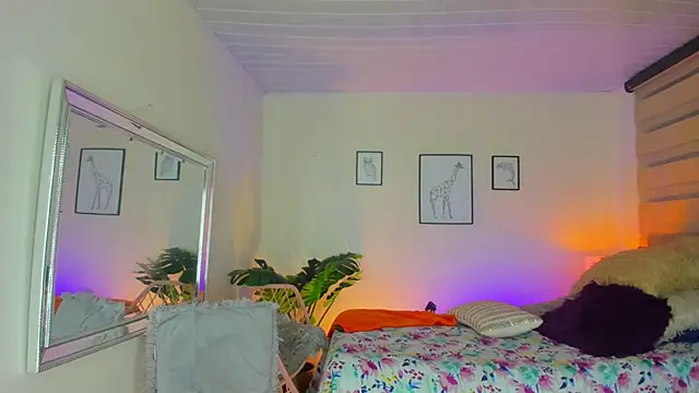 Snapshot of LusyKitty chatting on 09/24/25, 03:04 LusyKitty online show from 09/24/25, 03:04