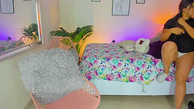 Snapshot of LusyKitty chatting on 09/25/25, 03:27 LusyKitty online show from 09/25/25, 03:27