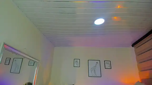 Snapshot of LusyKitty chatting on 10/02/25, 03:30 LusyKitty online show from 10/02/25, 03:30