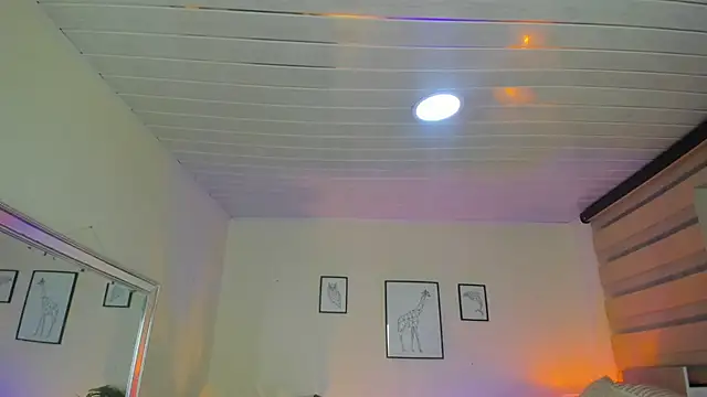 Snapshot of LusyKitty chatting on 10/06/25, 04:04 LusyKitty online show from 10/06/25, 04:04