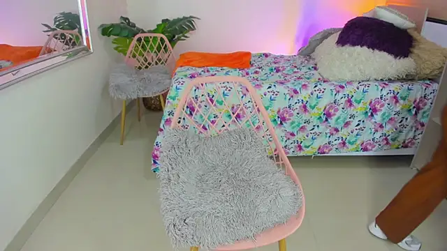 Snapshot of LusyKitty chatting on 10/23/25, 03:33 LusyKitty online show from 10/23/25, 03:33