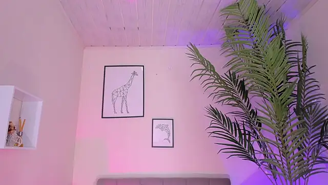 Snapshot of LusyKitty chatting on 10/30/25, 04:19 LusyKitty online show from 10/30/25, 04:19