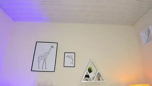 Snapshot of LusyKitty chatting on 11/04/25, 03:44 LusyKitty online show from 11/04/25, 03:44