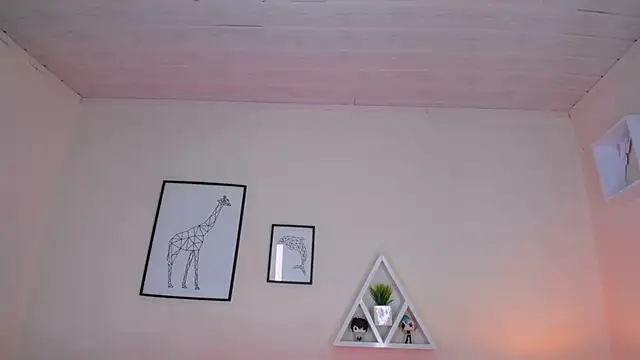 Snapshot of LusyKitty chatting on 11/11/25, 04:07 LusyKitty online show from 11/11/25, 04:07