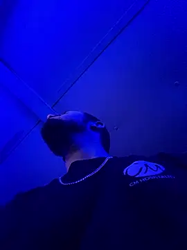 Snapshot of jcwxt chatting on 01/18/26, 12:31 jcwxt online show from 01/18/26, 12:31