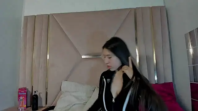 Snapshot of venusmorgan chatting on 09/24/25, 02:42 venusmorgan online show from 09/24/25, 02:42