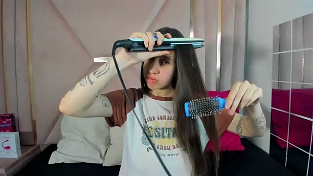 Snapshot of venusmorgan chatting on 10/03/25, 03:20 venusmorgan online show from 10/03/25, 03:20