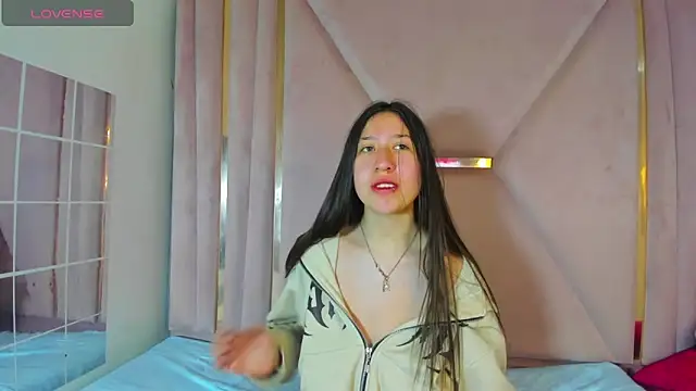 Snapshot of venusmorgan chatting on 12/14/25, 03:50 venusmorgan online show from 12/14/25, 03:50