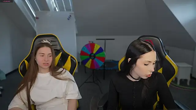 VivianSweet  online show from 04/12/26, 10:42