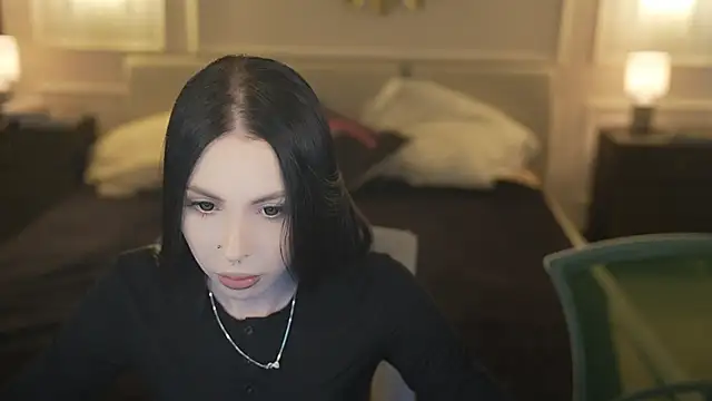 VivianSweet  online show from 04/18/26, 10:41