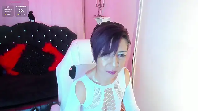 Snapshot of Trinityy__ chatting on 10/14/25, 06:42 Trinityy online show from 10/14/25, 06:42