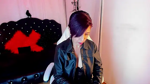 Trinityy   online show from 12/17/25, 06:47