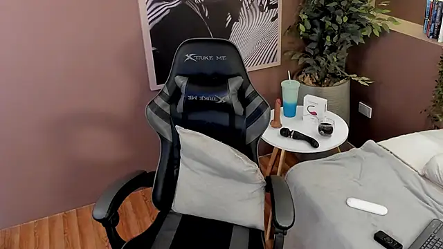 Skyyle  online show from 02/18/26, 12:56