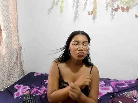 Snapshot of Liana_hot12 chatting on 06/19/26, 02:21 Liana hot12 online show from 06/19/26, 02:21