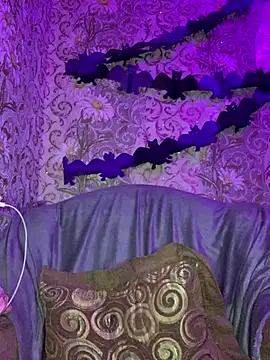 Snapshot of sal0mka chatting on 10/22/25, 07:02 sal0mka online show from 10/22/25, 07:02