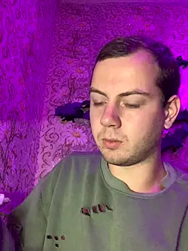 Snapshot of sal0mka chatting on 10/28/25, 11:40 sal0mka online show from 10/28/25, 11:40