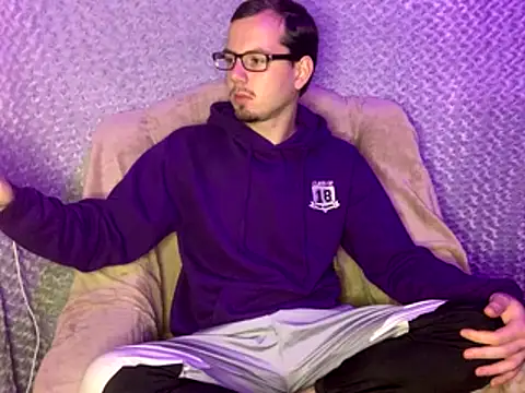 Snapshot of sal0mka chatting on 11/17/25, 08:03 sal0mka online show from 11/17/25, 08:03