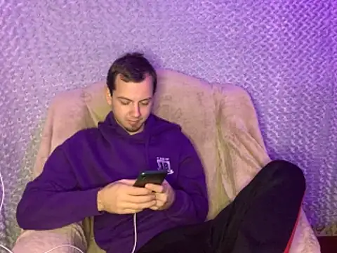 Snapshot of sal0mka chatting on 11/19/25, 09:15 sal0mka online show from 11/19/25, 09:15