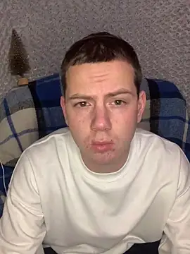 Snapshot of sal0mka chatting on 12/15/25, 06:23 sal0mka online show from 12/15/25, 06:23