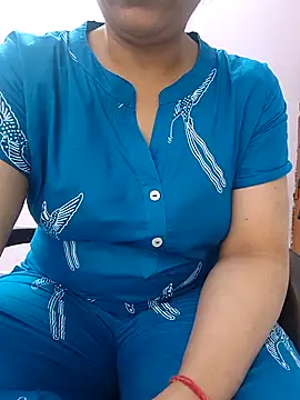 Snapshot of roshni_agrawal0 chatting on 05/05/26, 11:29 roshni agrawal0 online show from 05/05/26, 11:29
