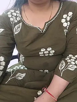 Snapshot of roshni_agrawal0 chatting on 05/16/26, 10:47 roshni agrawal0 online show from 05/16/26, 10:47