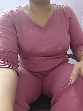 Snapshot of roshni_agrawal0 chatting on 05/24/26, 02:55 roshni agrawal0 online show from 05/24/26, 02:55