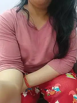 Snapshot of roshni_agrawal0 chatting on 06/17/26, 09:12 roshni agrawal0 online show from 06/17/26, 09:12