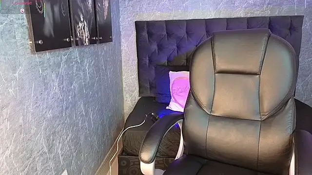 eileen  hills online show from 12/19/25, 07:32