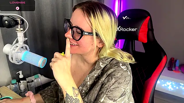 Charlies world online show from 10/06/25, 07:11