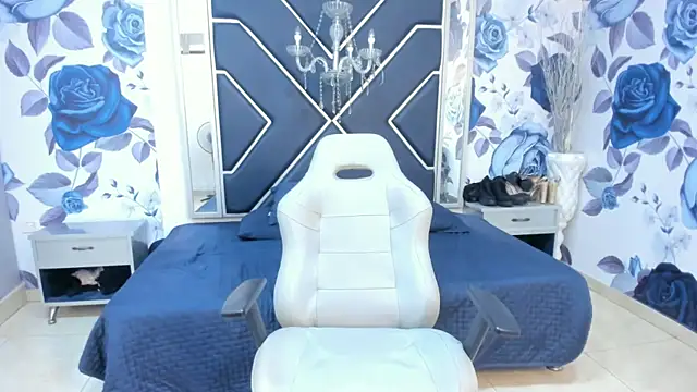 Snapshot of LatinaHoleQueen chatting on 09/22/25, 02:30 LatinaHoleQueen online show from 09/22/25, 02:30