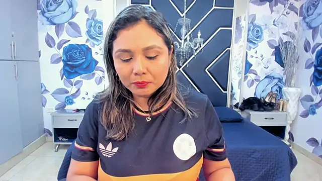 Snapshot of LatinaHoleQueen chatting on 10/14/25, 02:51 LatinaHoleQueen online show from 10/14/25, 02:51