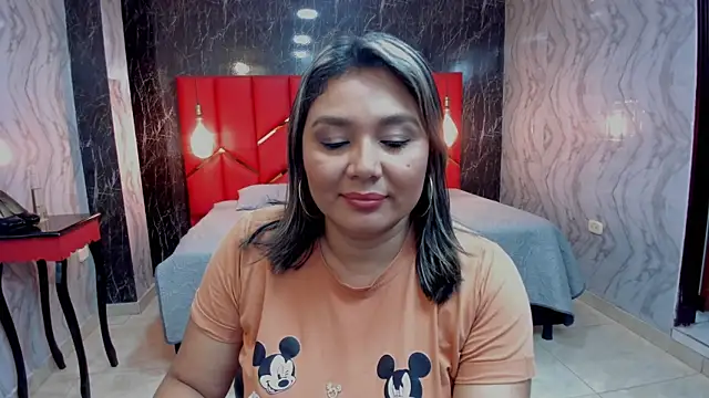 LatinaHoleQueen online show from 07/11/26, 03:37