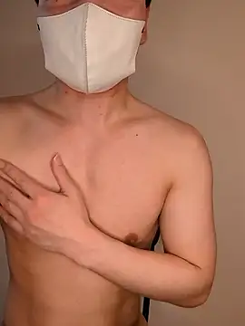 kqitooo online show from 04/29/26, 08:40